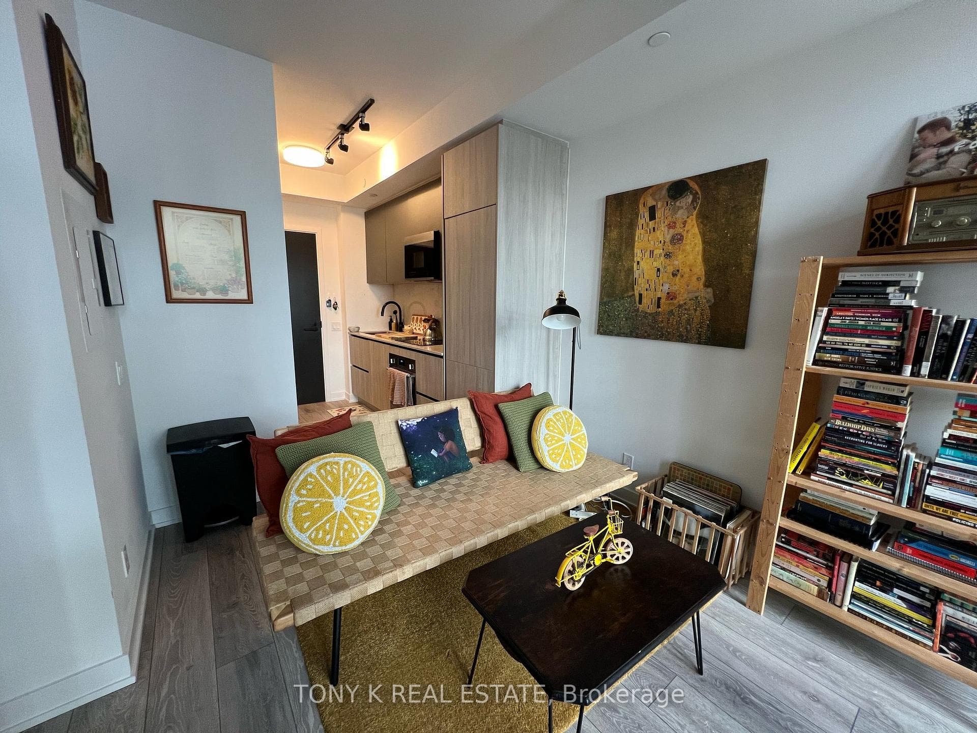 108 Peter Street Unit 1713 photo 1