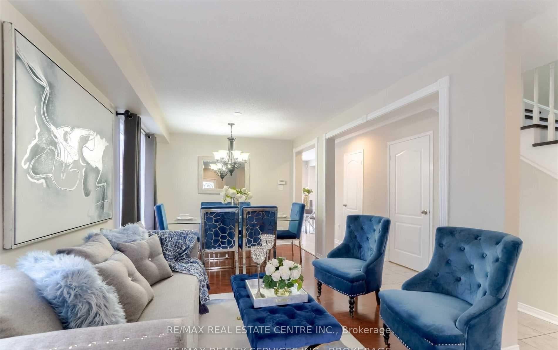 92 Lake Louise Drive Unit Upper photo 3