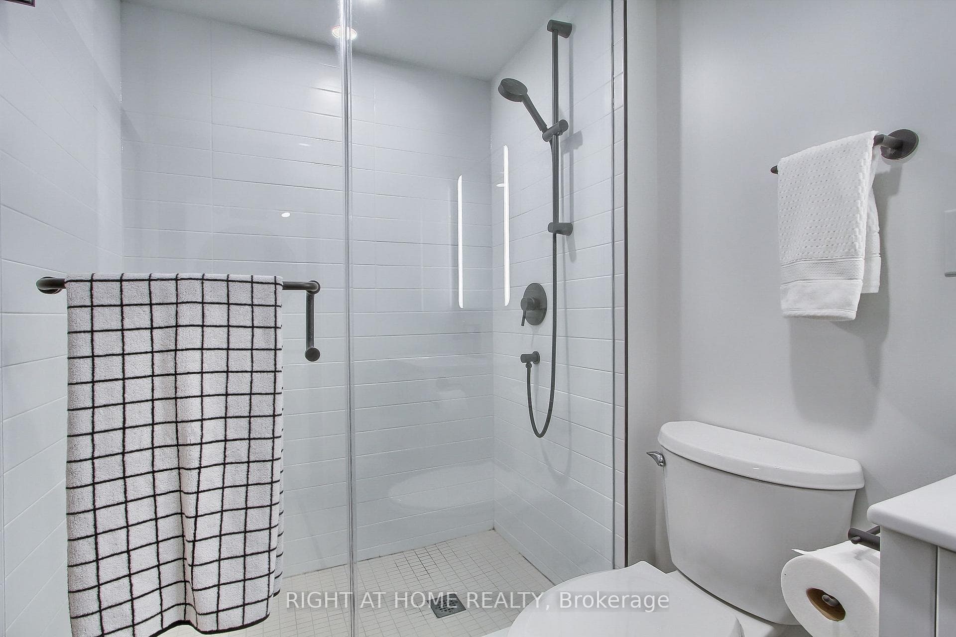 1201 Dovercourt Road Unit Unit 3 photo 16