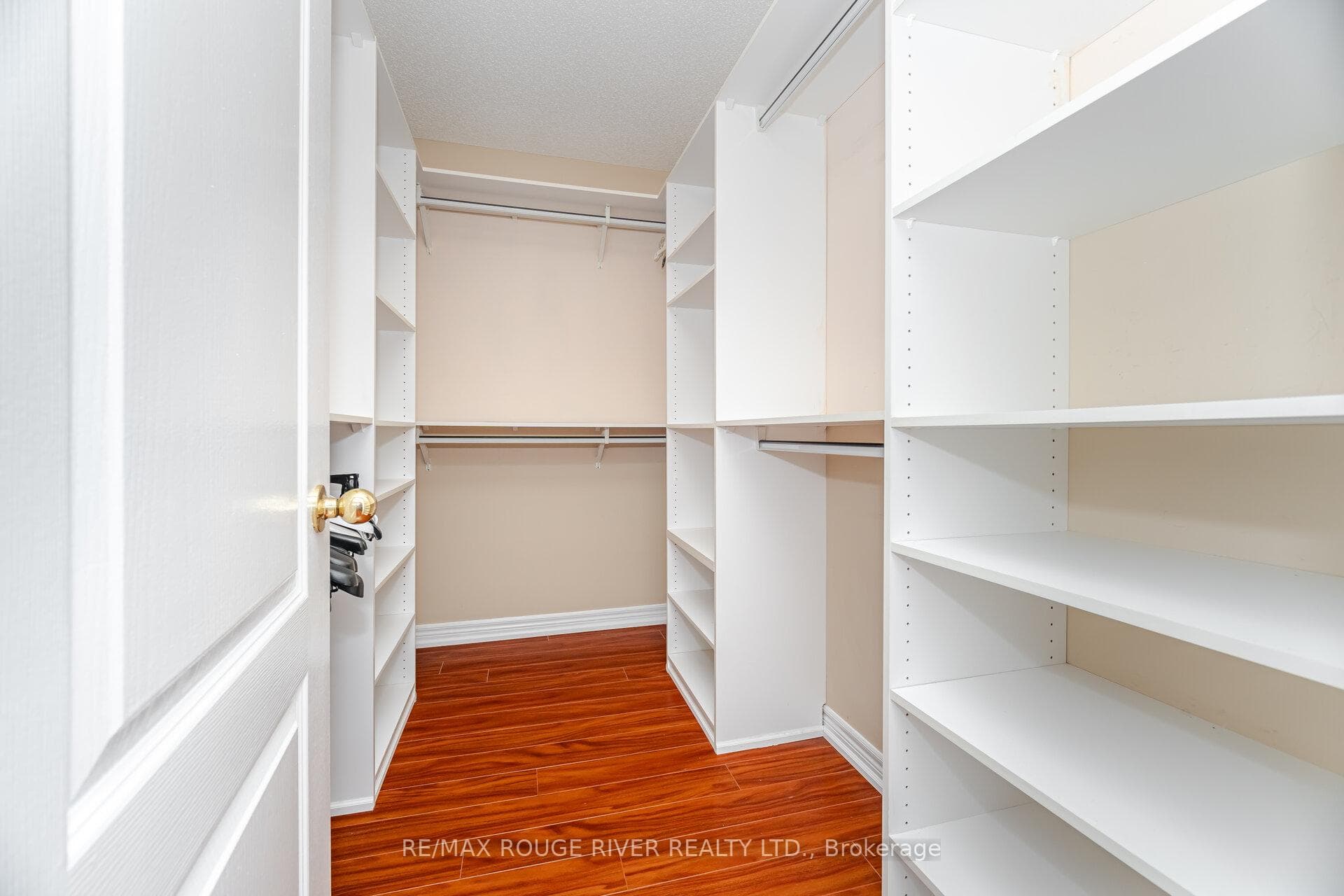 97 Harty Crescent photo 26