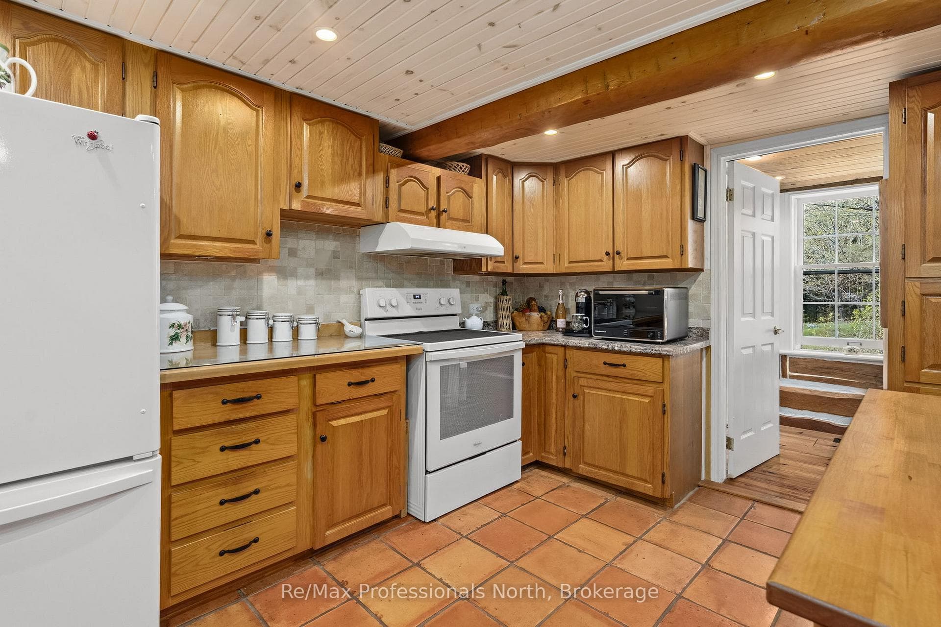 3569 Chetwynd Road photo 15