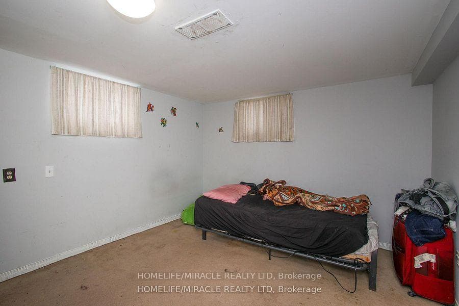 1171 Oxford Street photo 31