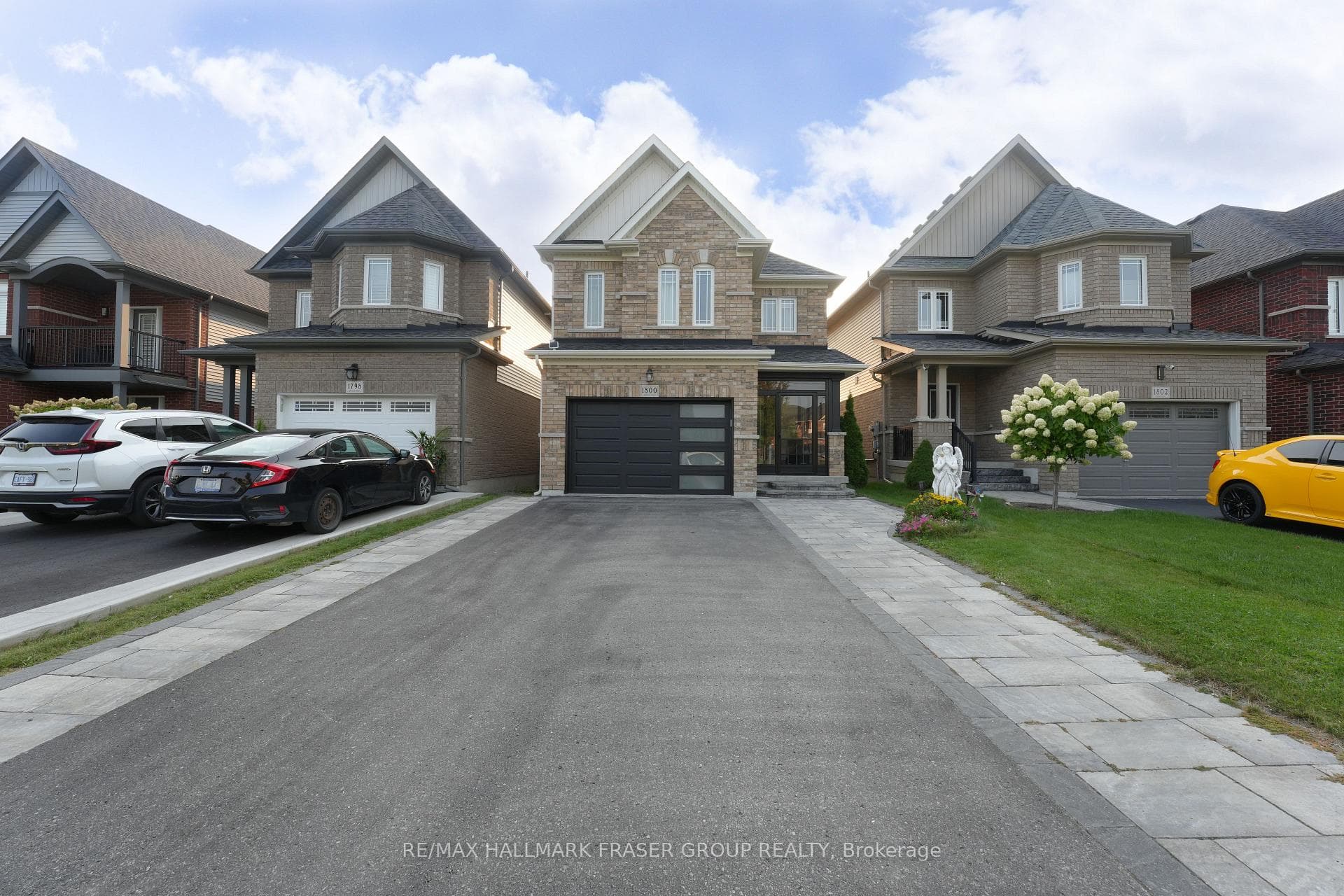 1800 Silverstone Crescent photo 1