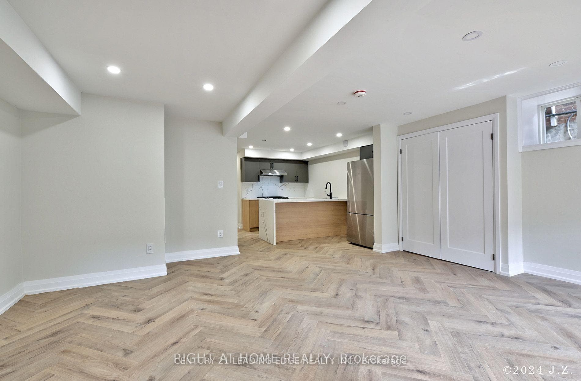 153 Macdonell Avenue Unit Lower photo 4