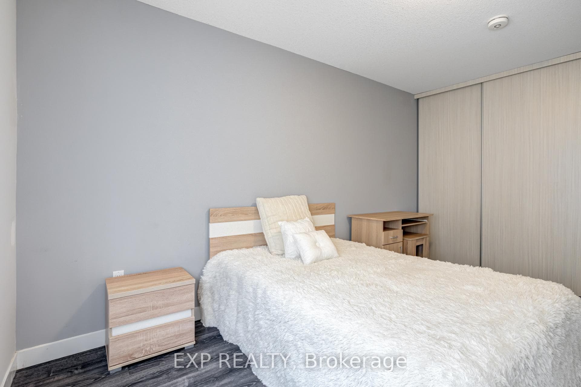 288 Albert Street Unit 106 photo 31