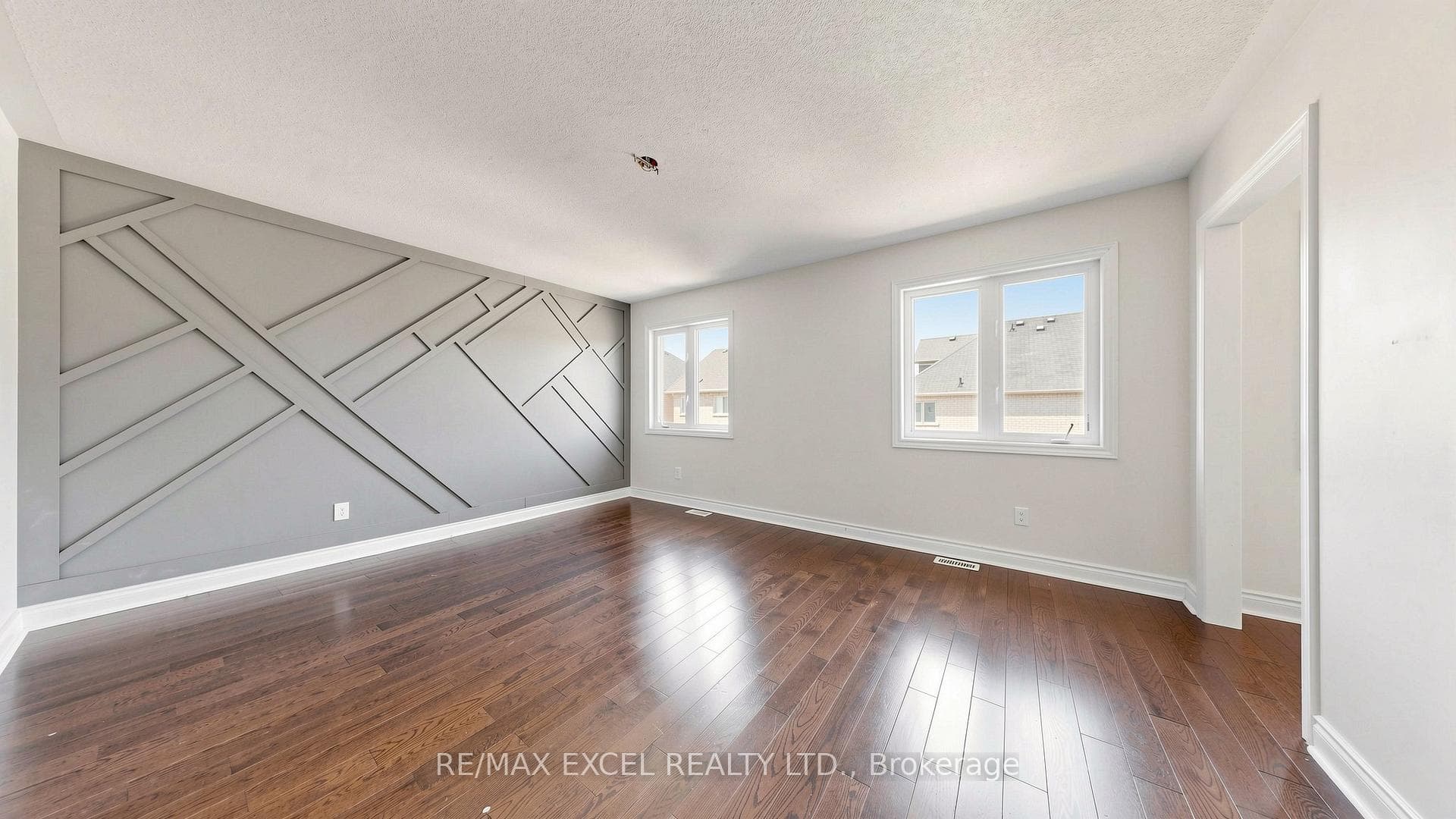1062 Blackhall Crescent photo 27