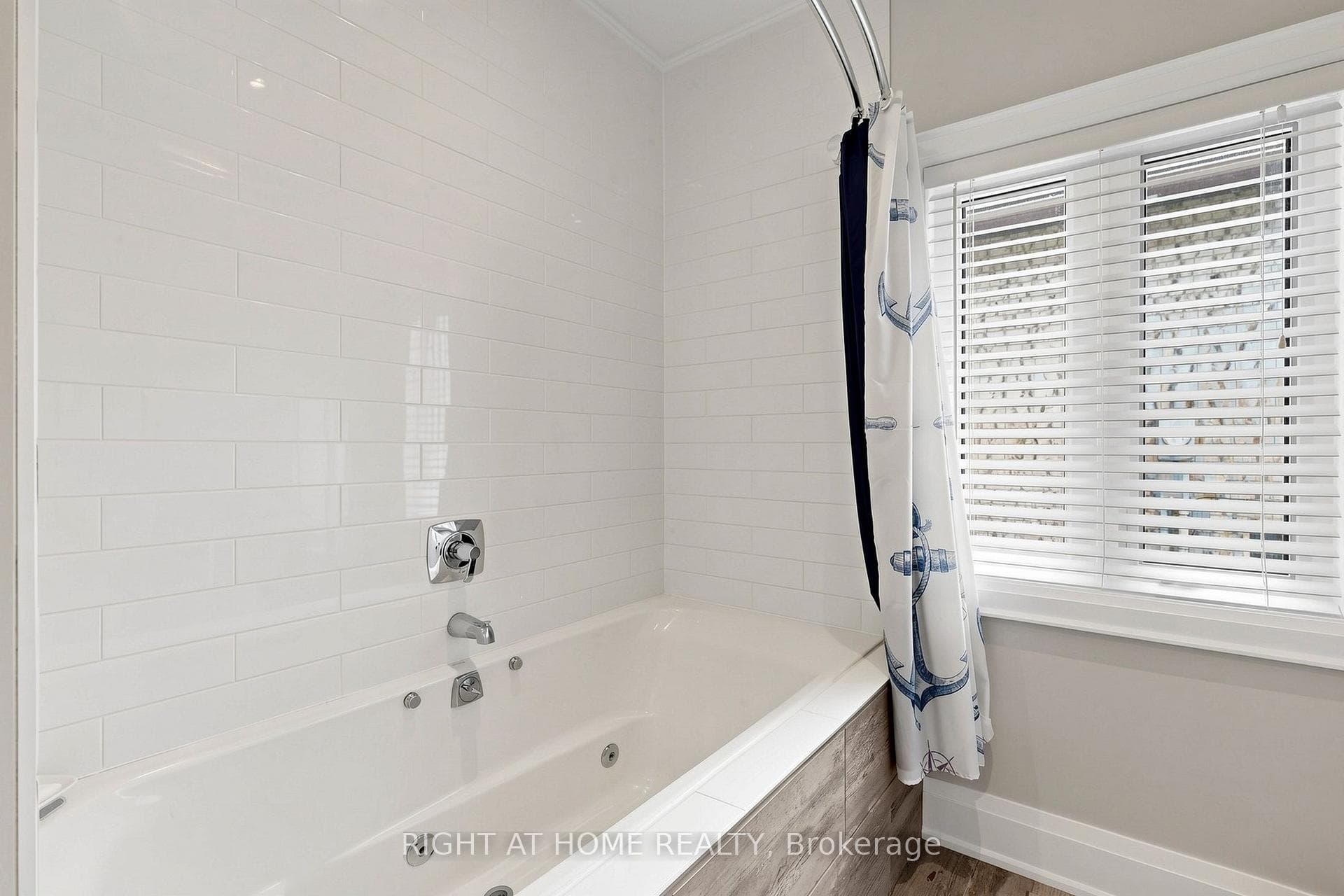 MAIN BATH WITH DEEP SOAK JACUZZI TUB