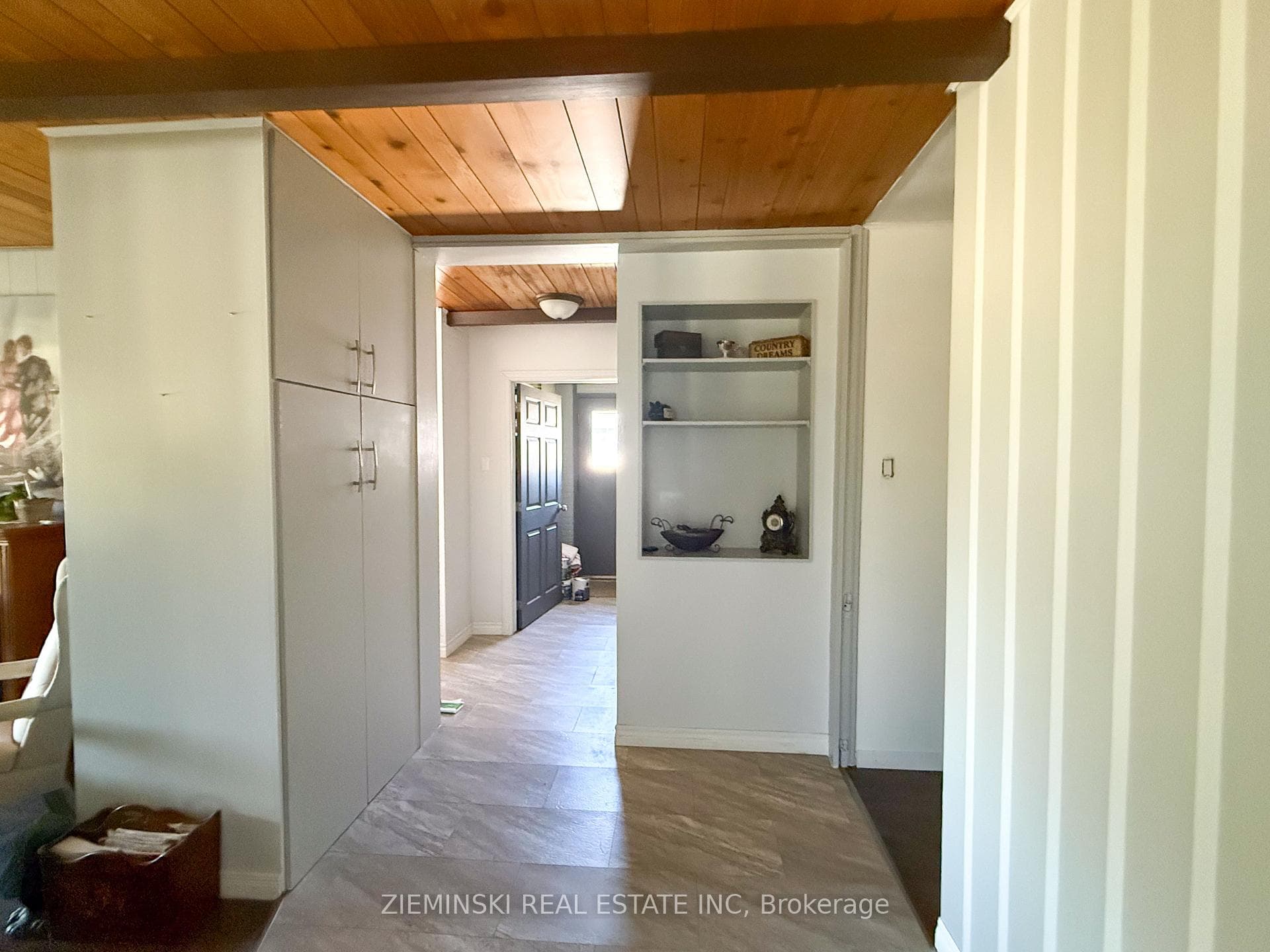 107 New Circle Place photo 5