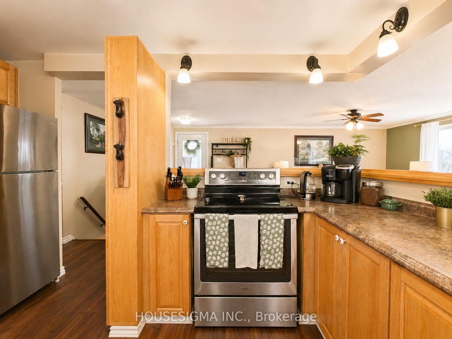 607 Down Crescent photo 14