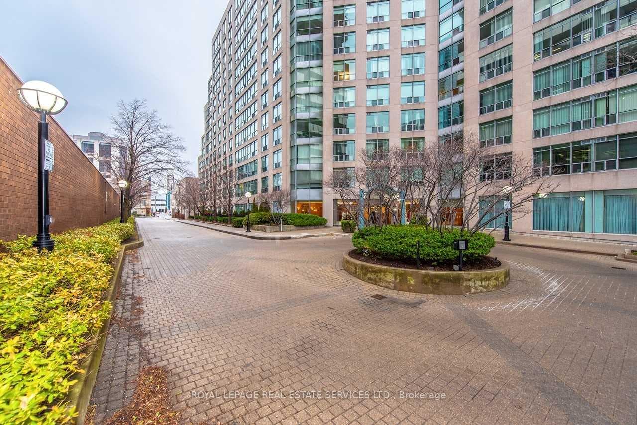 942 Yonge Street Unit 507 photo 2