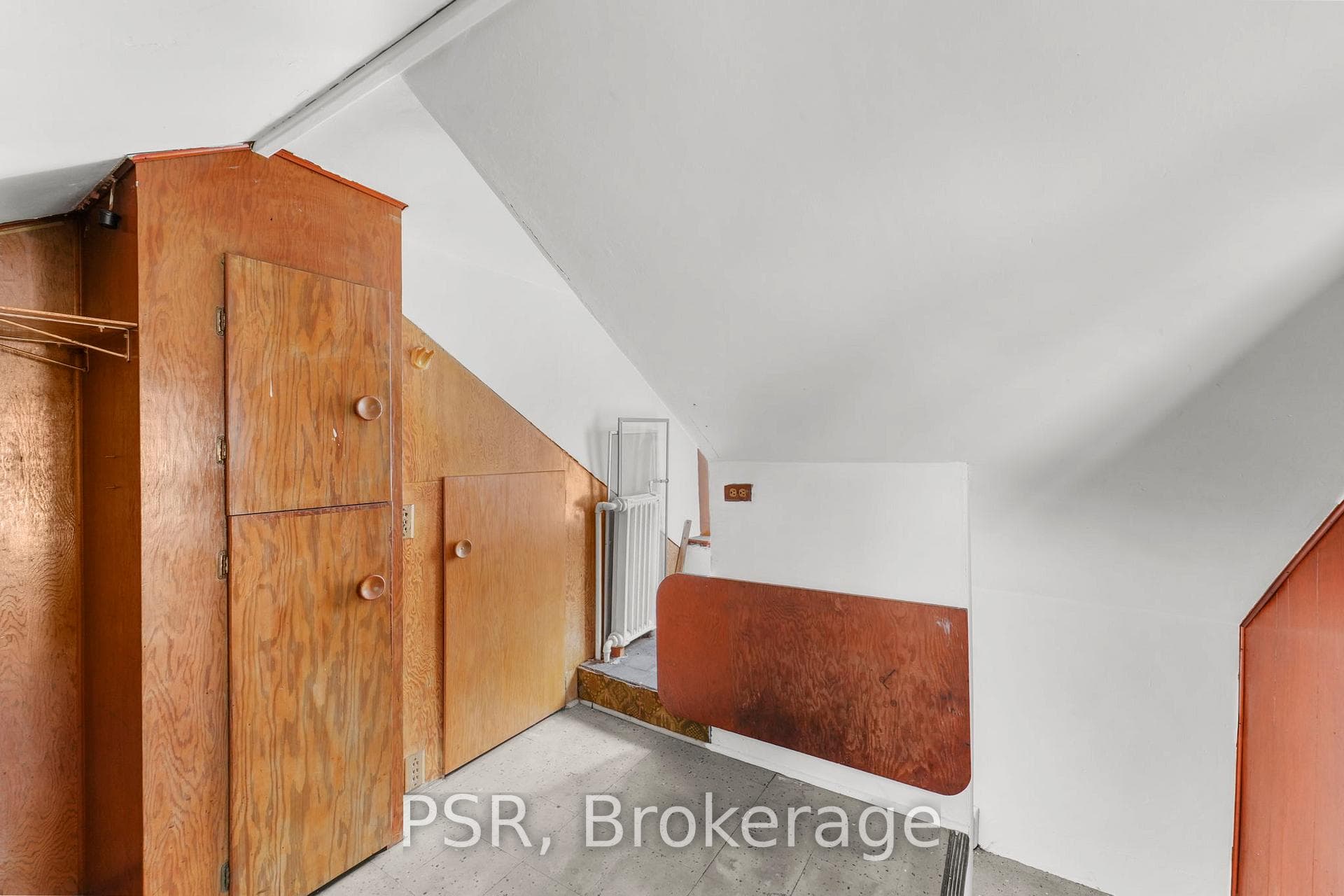 68 Mcdonald Avenue photo 25