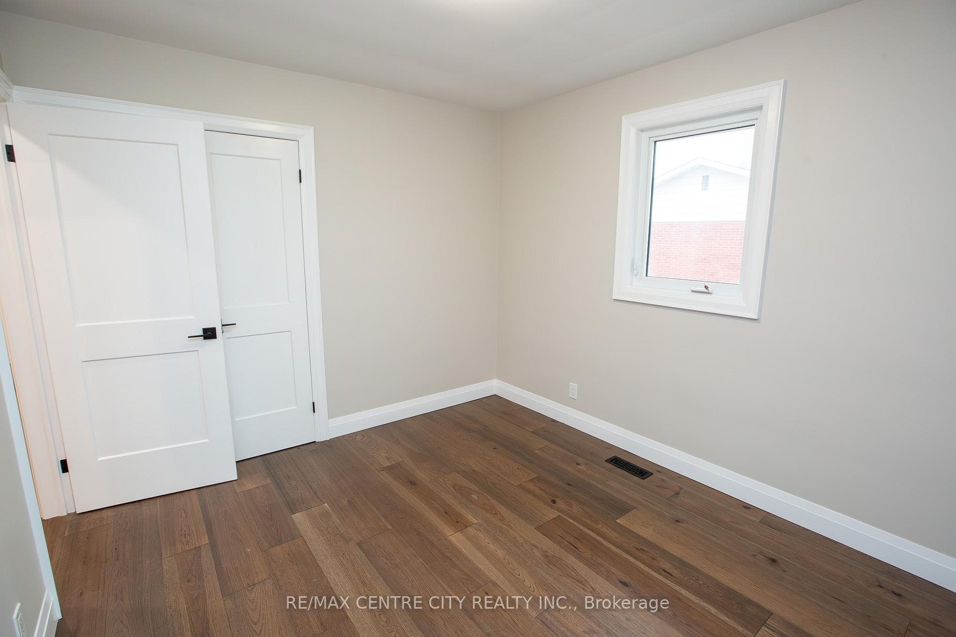 2193 Miller Avenue photo 28