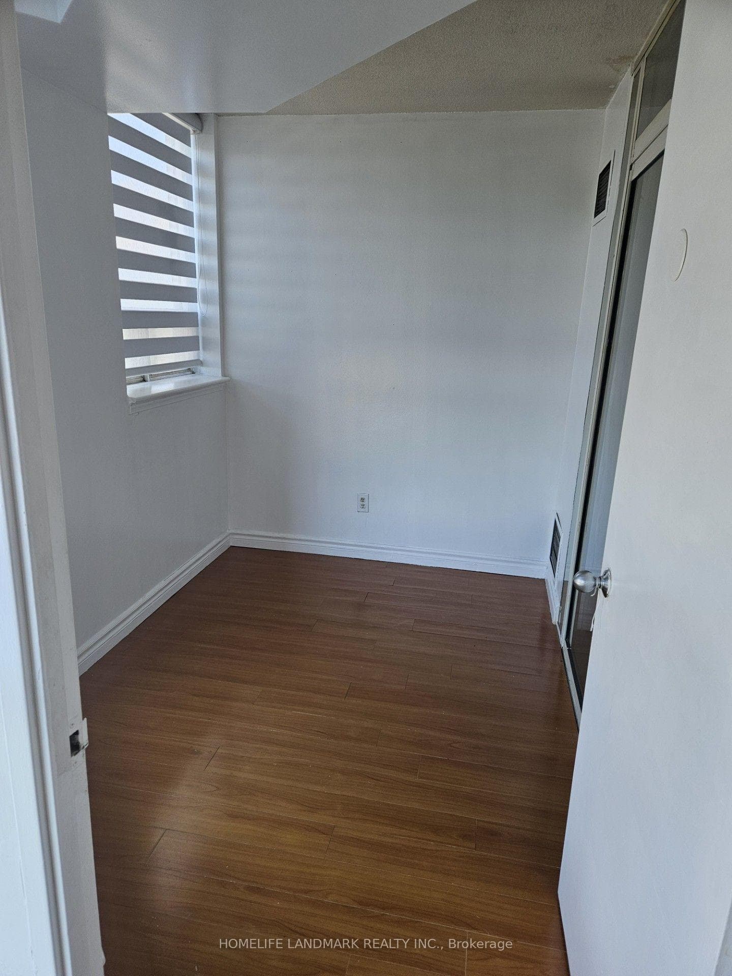 2460 Eglinton Avenue Unit 901 photo 16