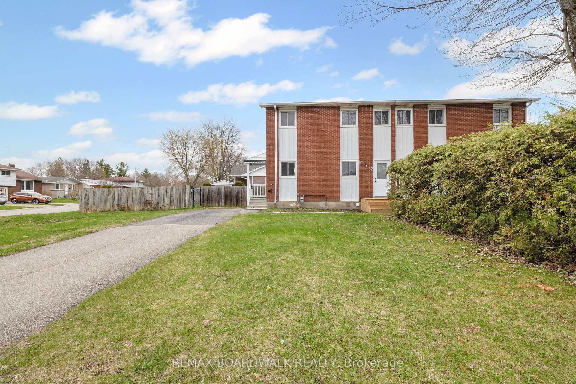 52 George Avenue photo 2