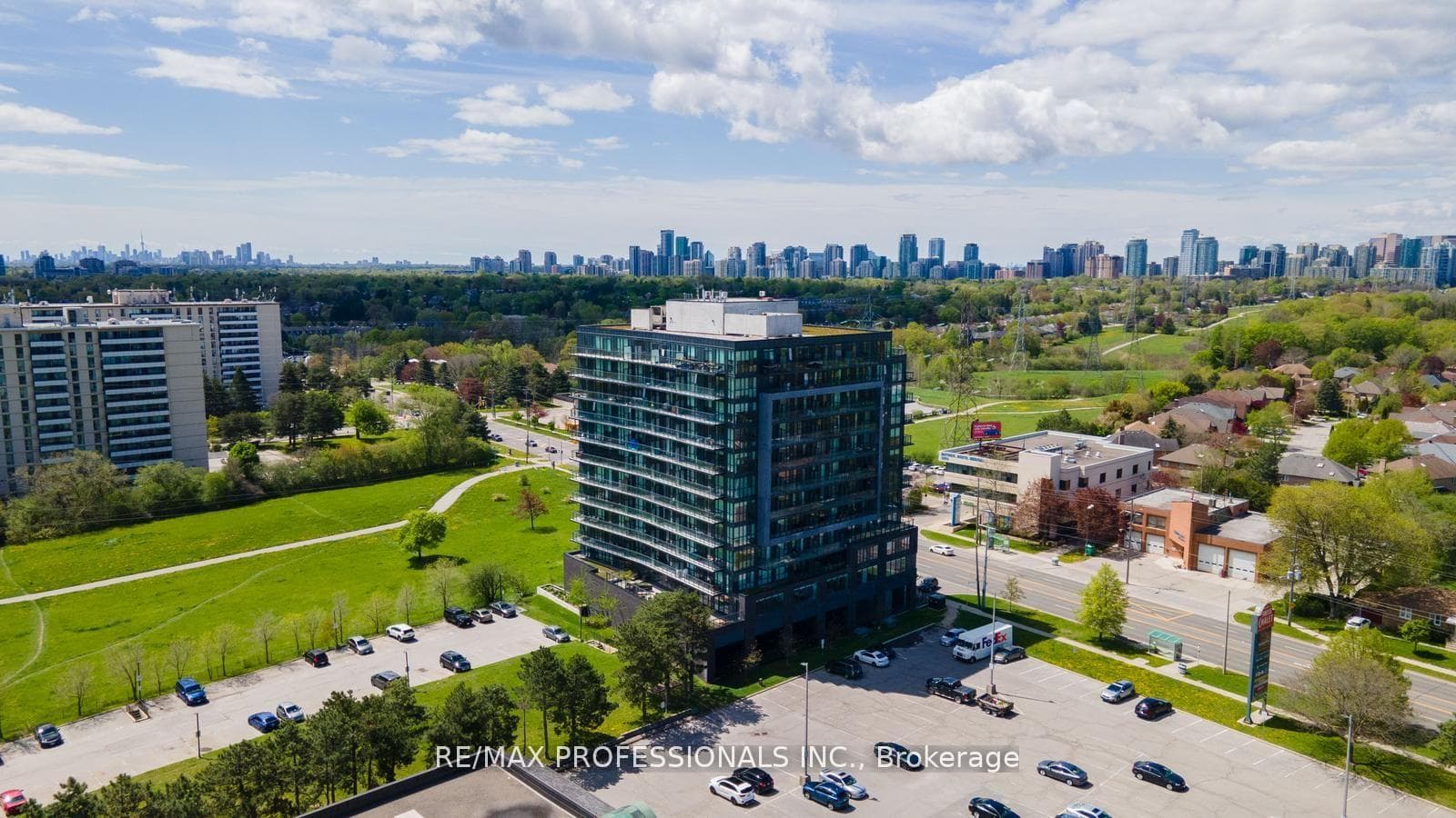 3237 Bayview Avenue Unit 704 photo 2