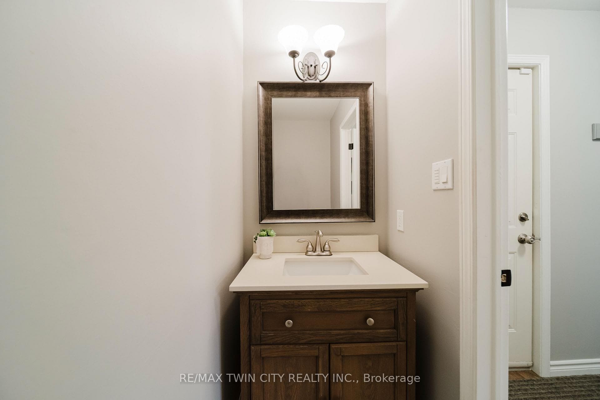 20 Forrest Avenue Unit 13 photo 22