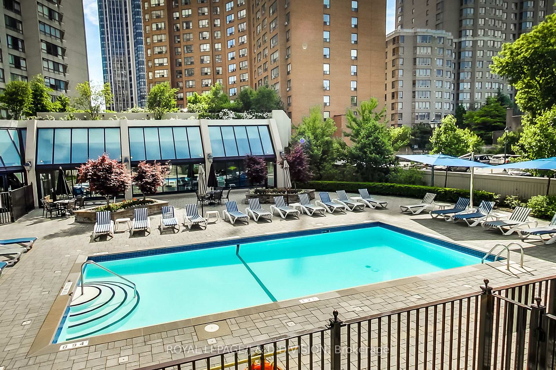 5444 Yonge Street Unit 1001 photo 40
