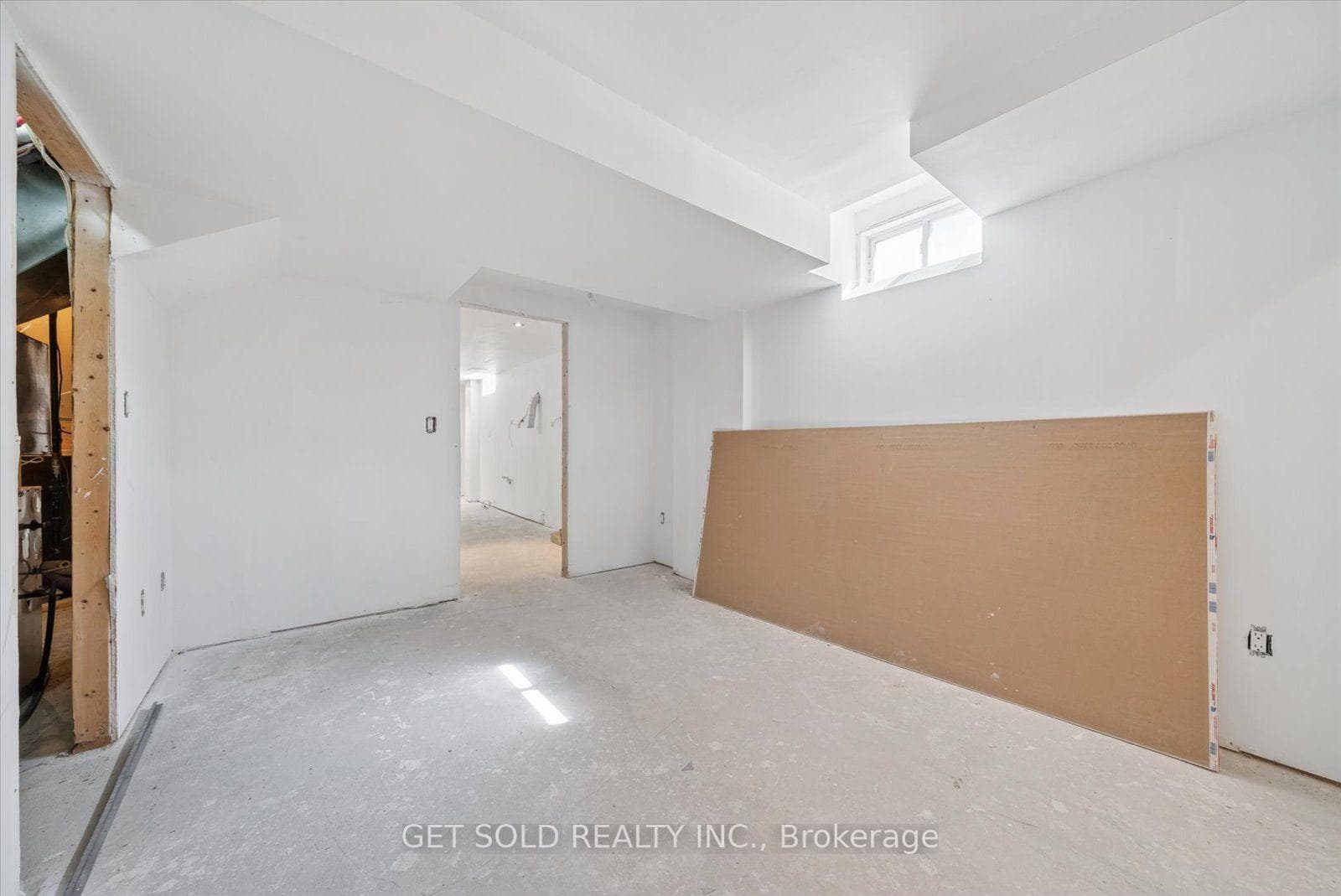 135 Earlsbridge Boulevard photo 43