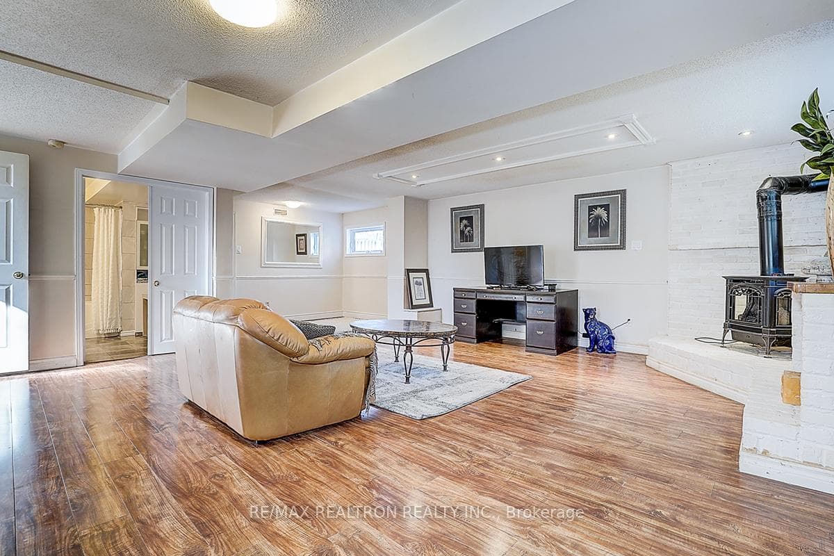 43 Kingsgate Crescent photo 21