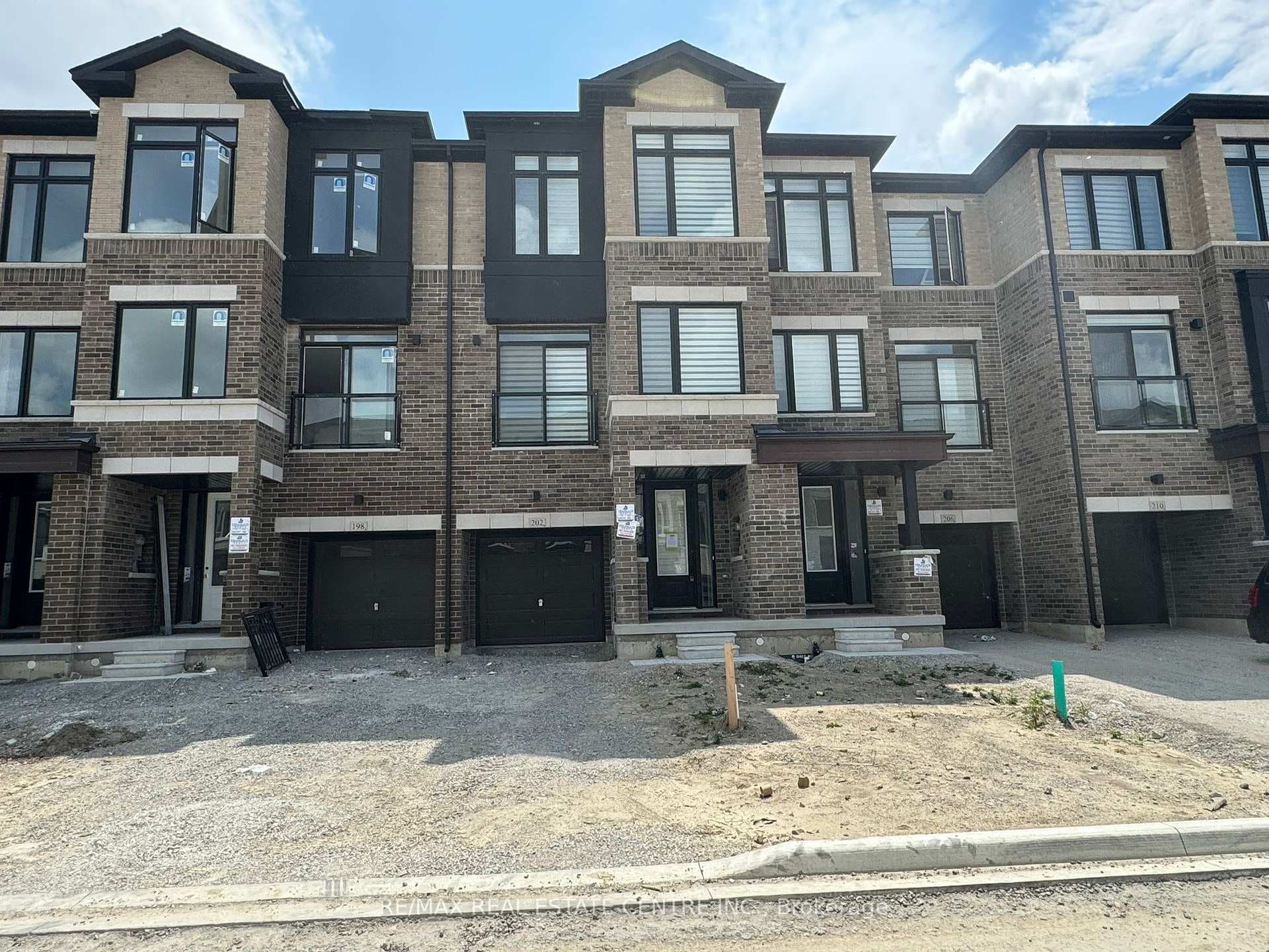 202 Tennant Circle photo 2