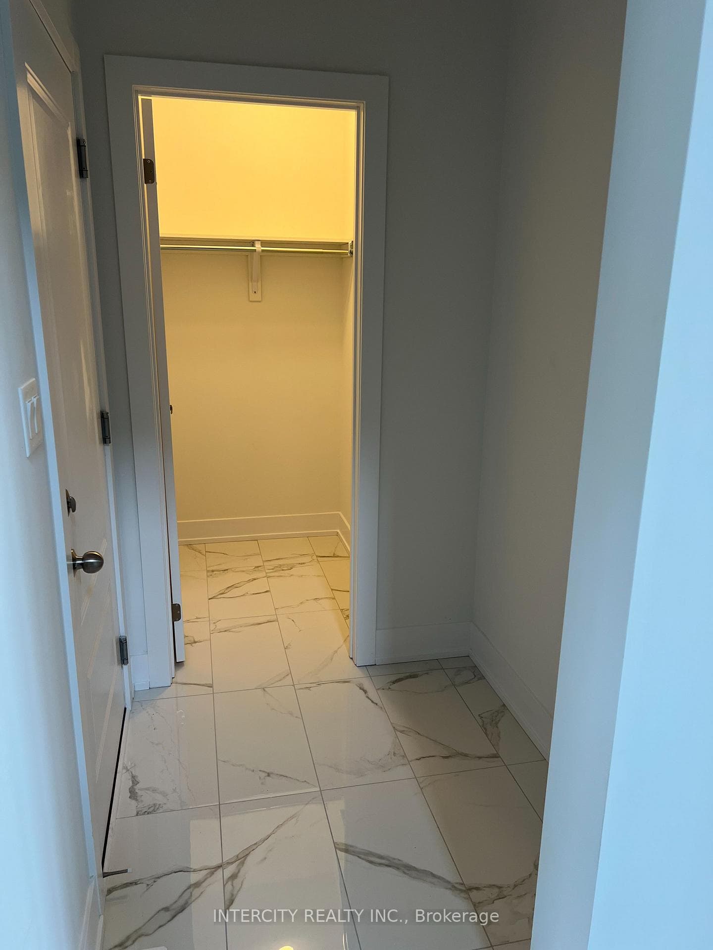 10 Kingsburry Trail photo 11