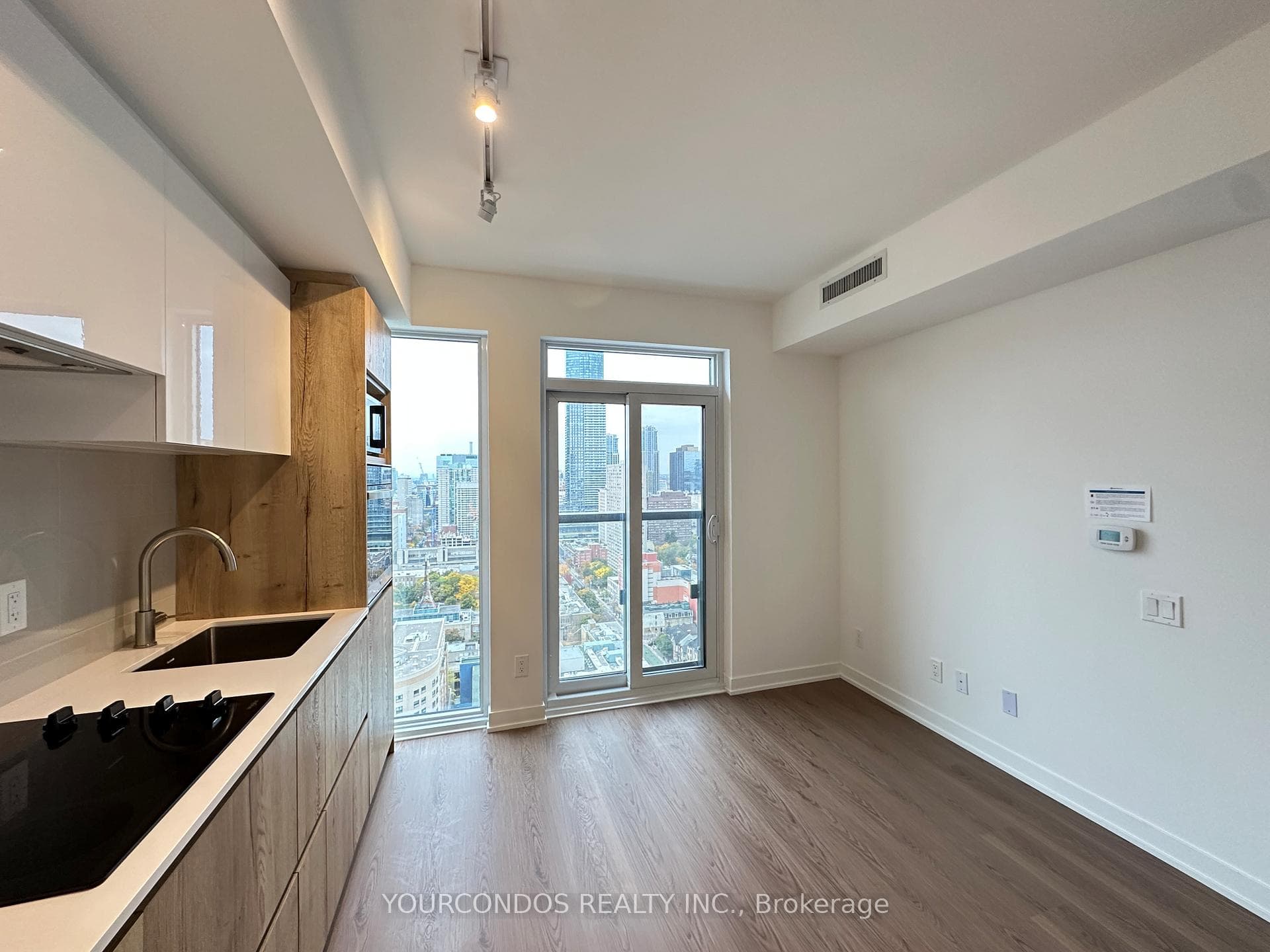 319 Jarvis Street Unit 3205 photo 6