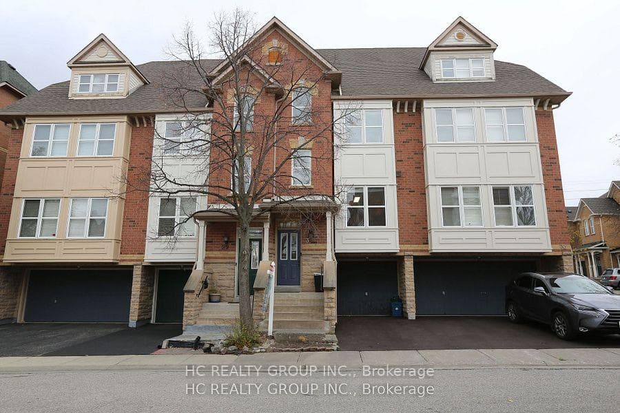 31 Melissa Way photo 1