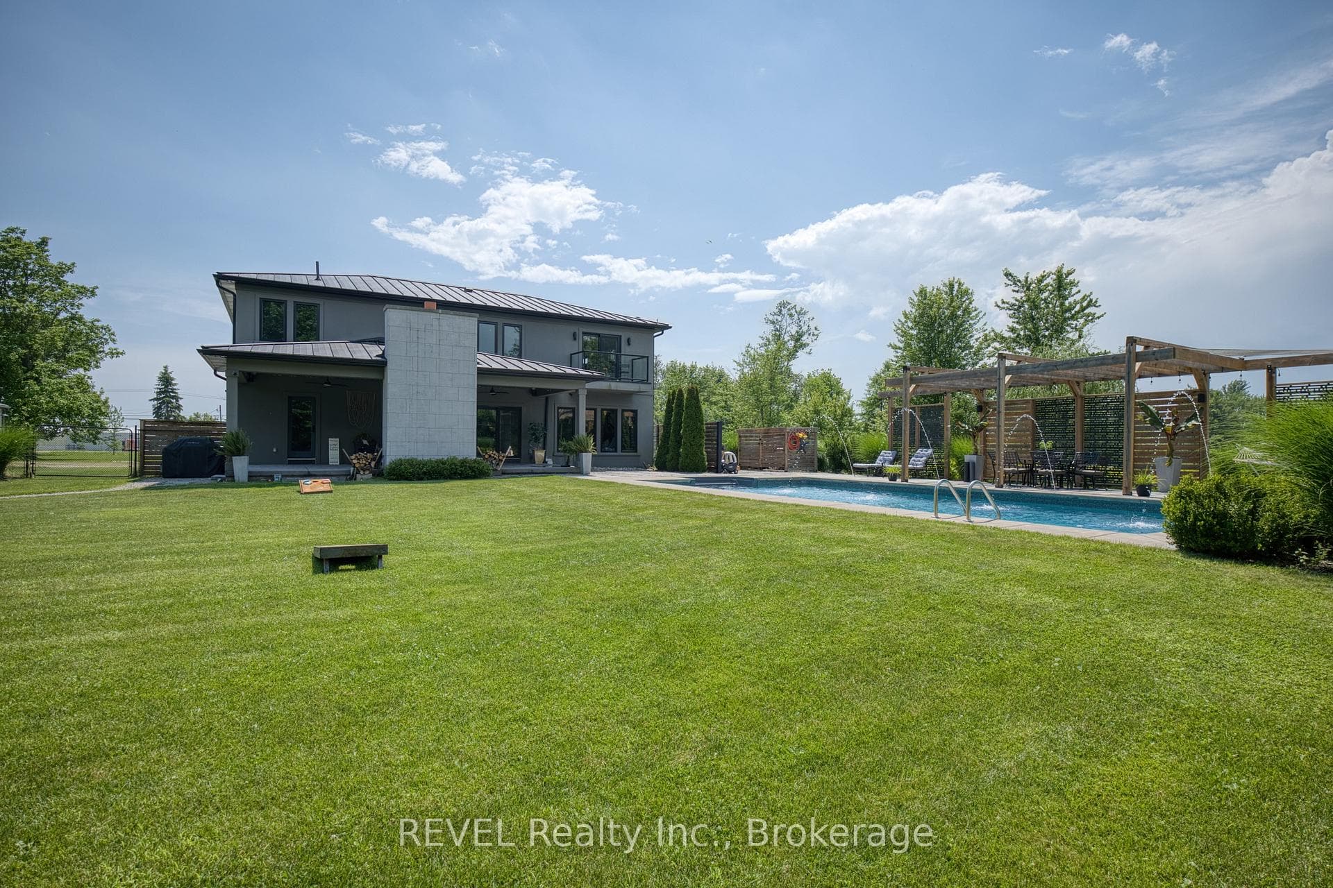 1009 Canboro Road photo 4