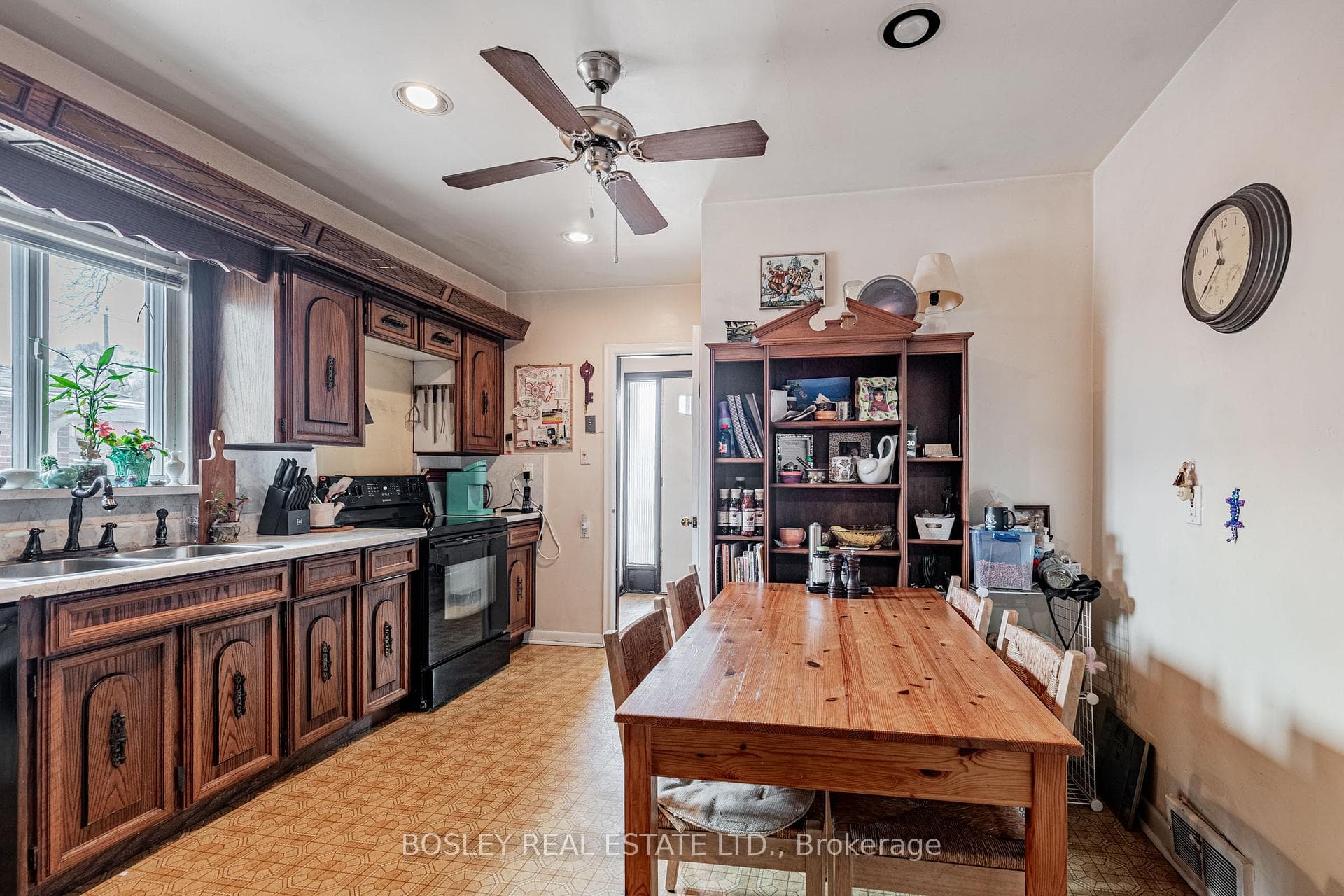 41 Bainbridge Avenue photo 12