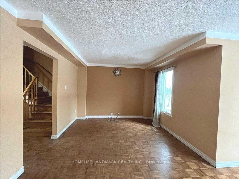 26 Joanna Crescent photo 6