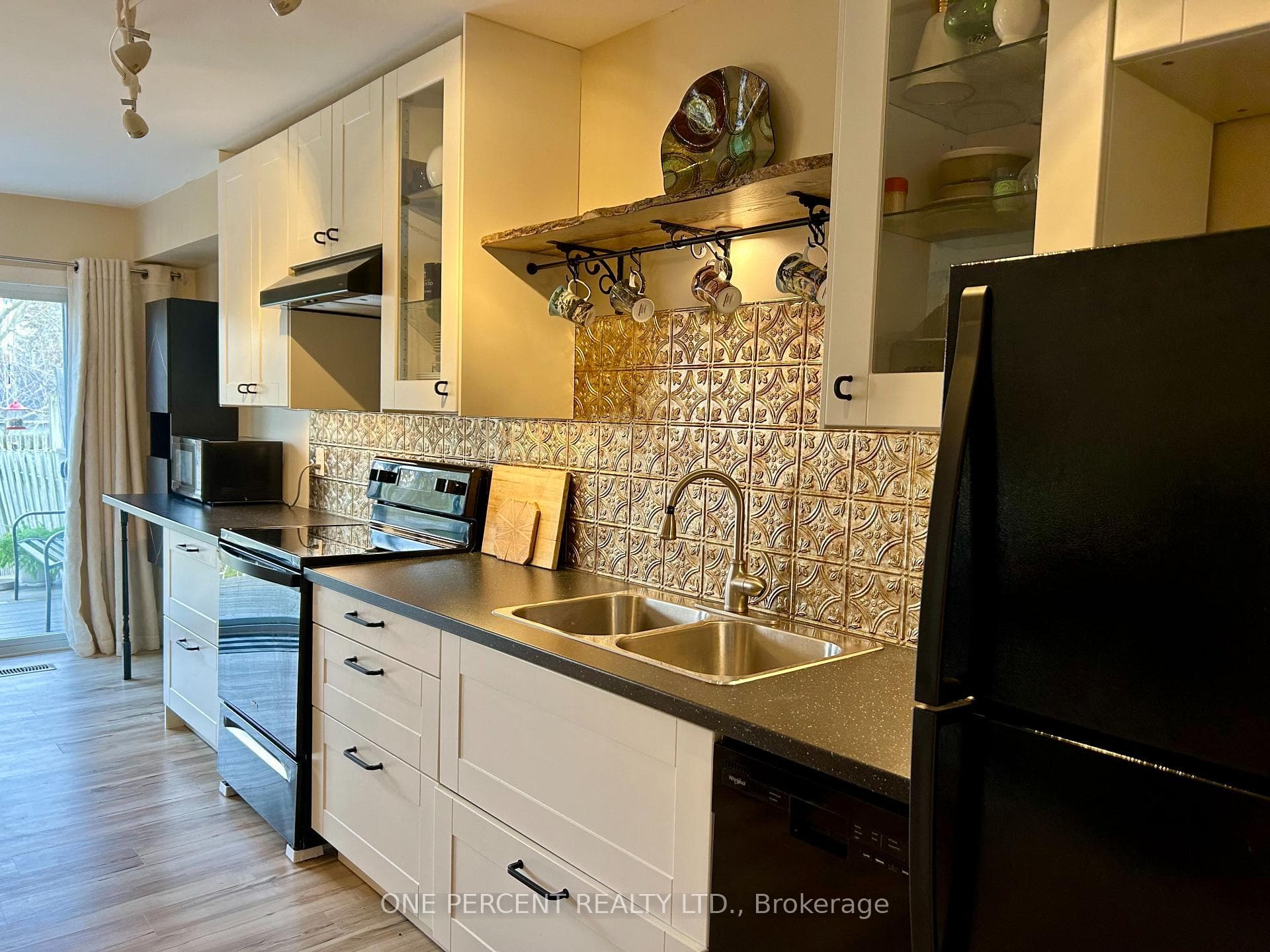 2745 4th Avenue photo 6