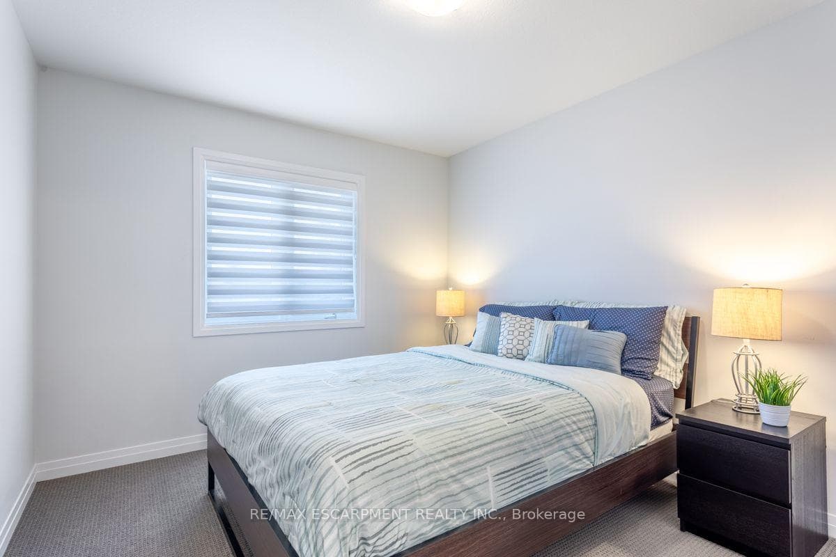 3995 Crown Street photo 23