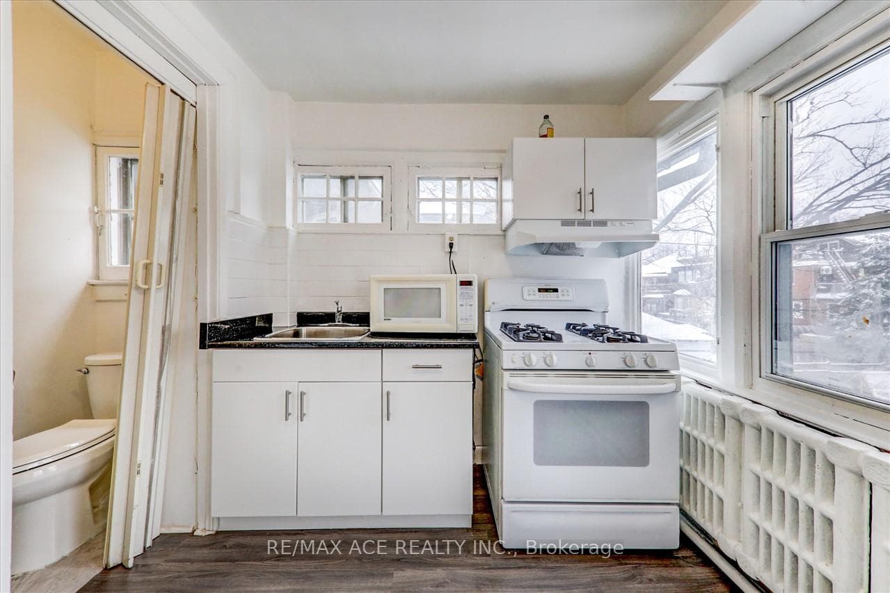 173 Spadina Road Unit 1 - Flr2 photo 13