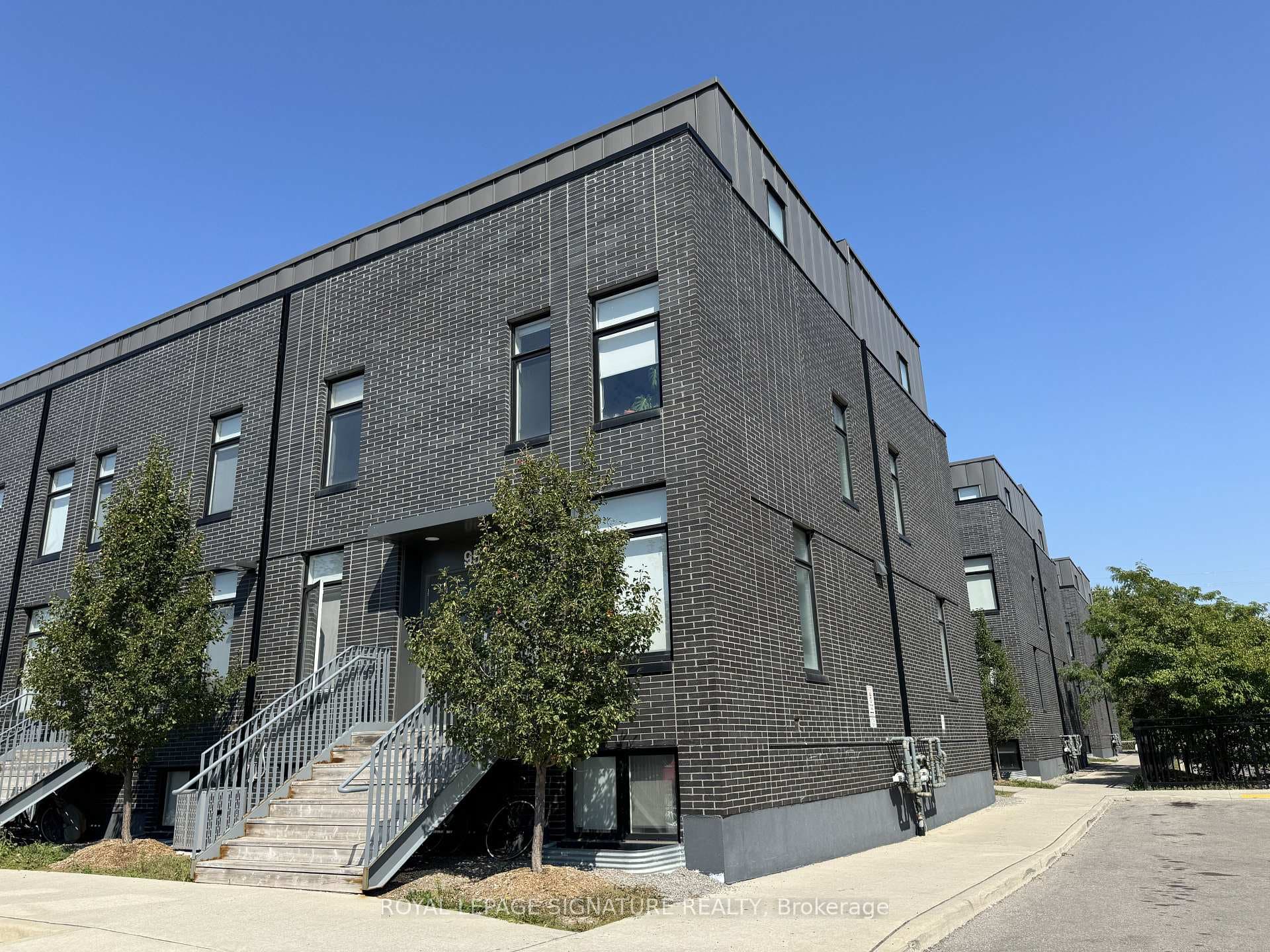 1760 Simcoe Street Unit 95B photo 16