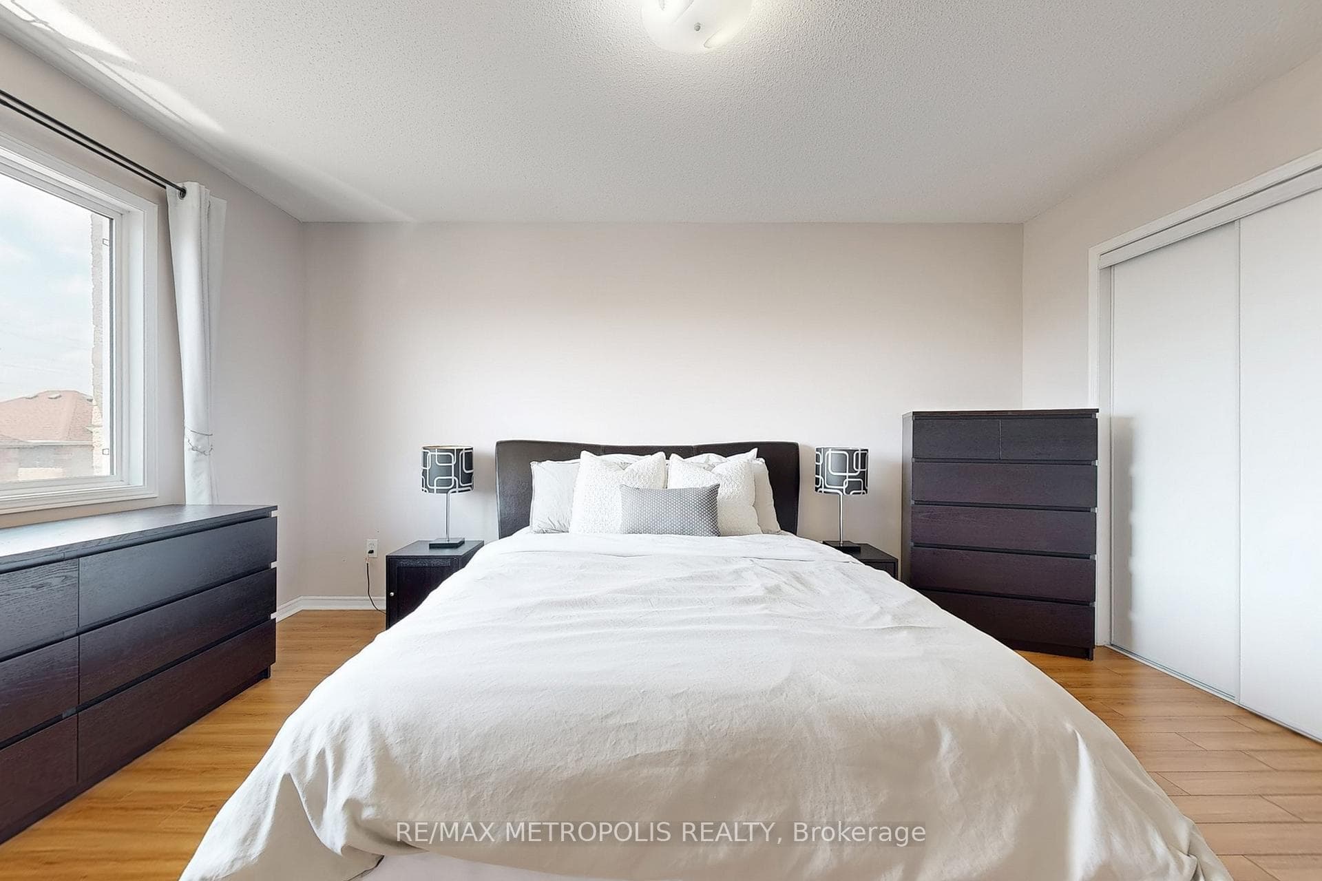 175 Roxbury Street photo 26