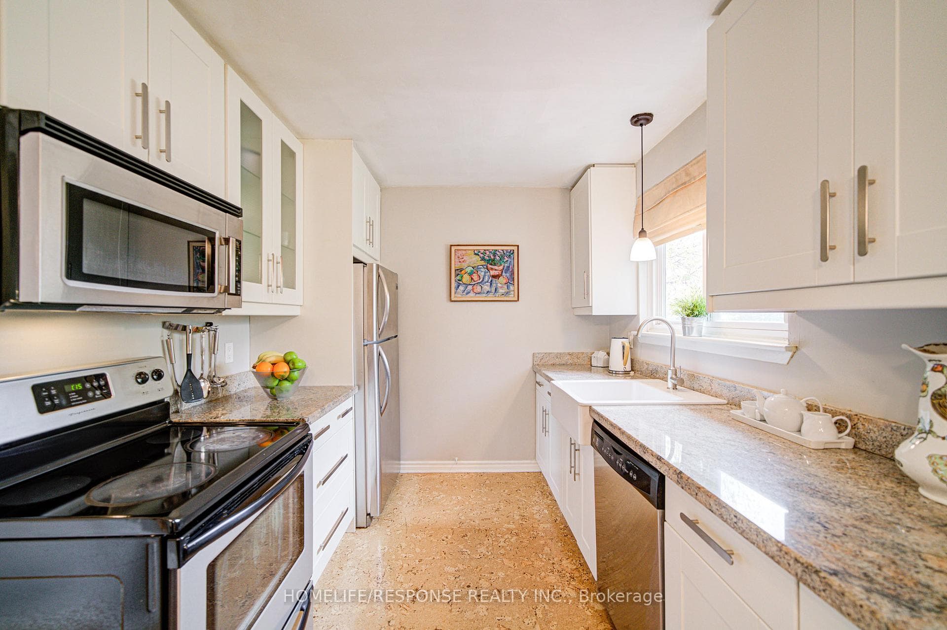 33 Groveland Crescent photo 13