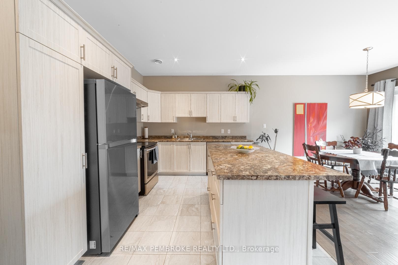 47 Winston Avenue photo 6