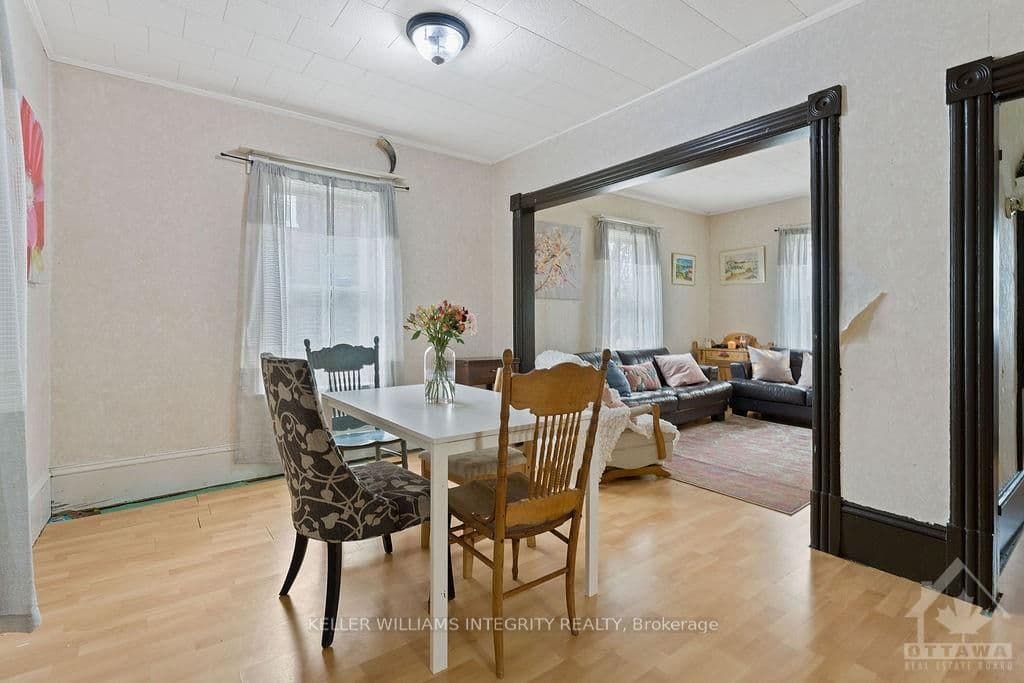 34 ROBINA Avenue photo 10