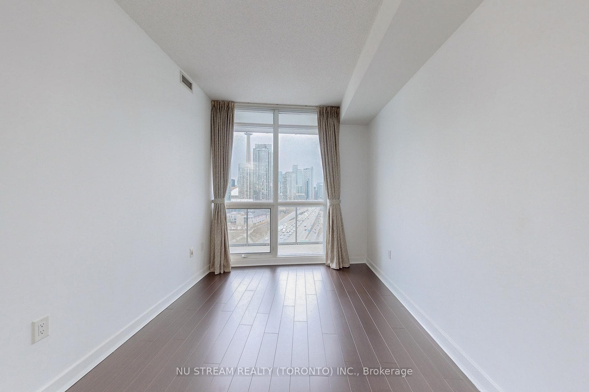 38 Dan Leckie Way Unit 2010 photo 12