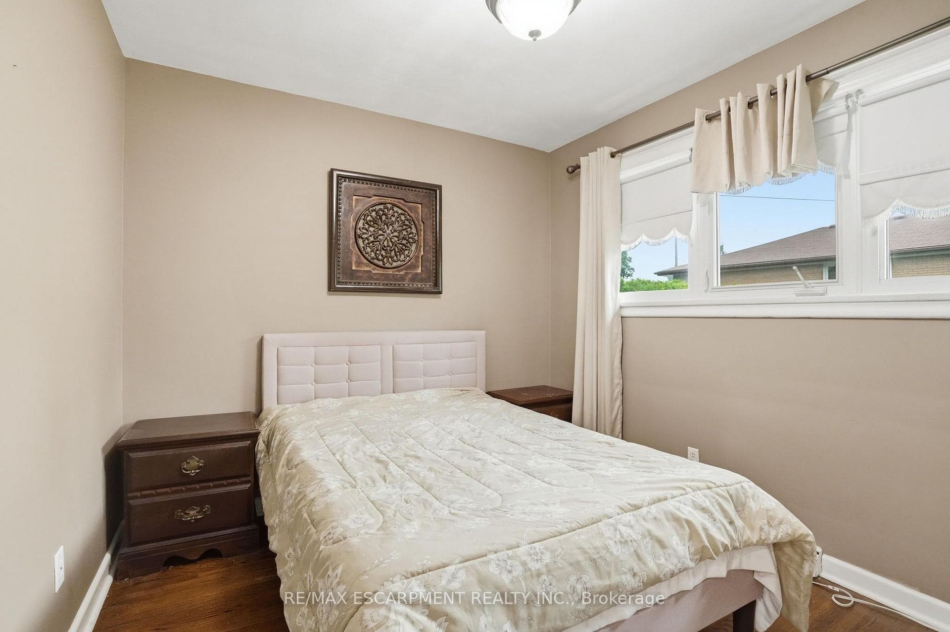 344 East 36th Street photo 17
