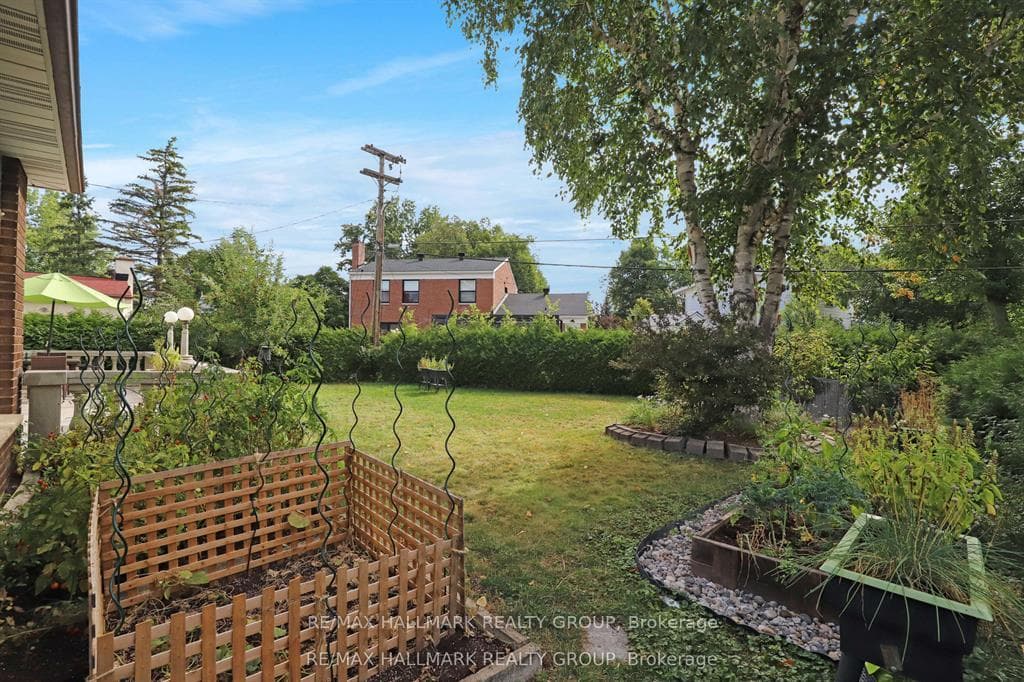 1712 Playfair Drive photo 43