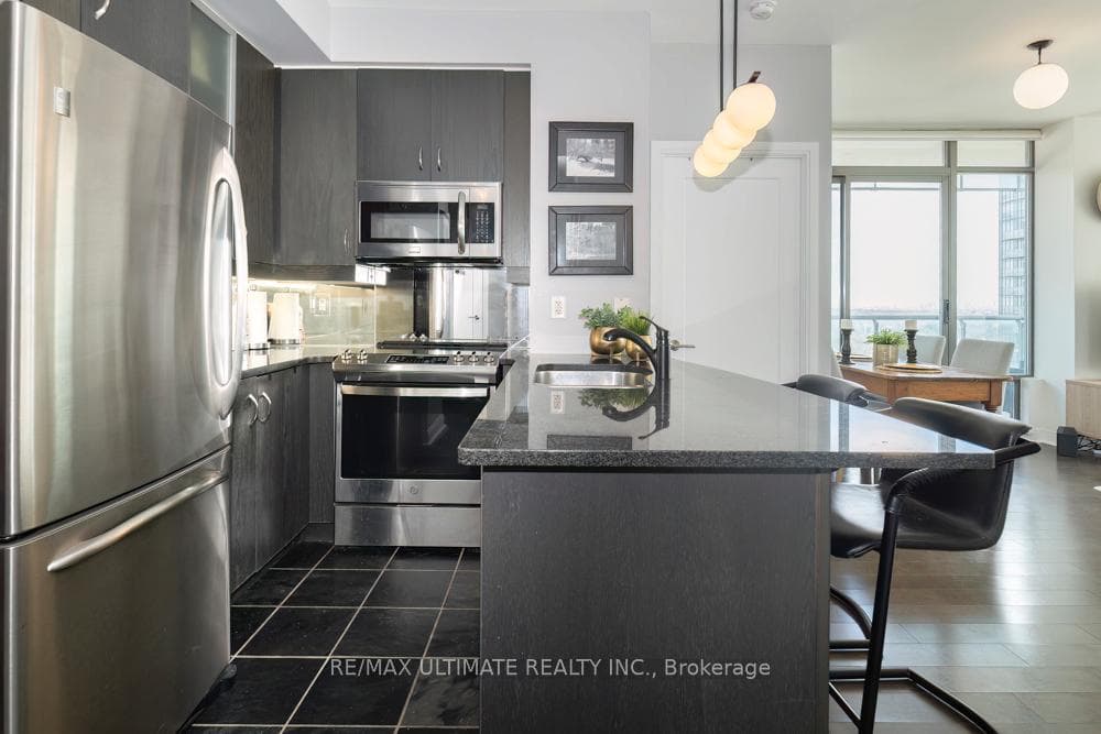 18 Yorkville Avenue Unit 2607 photo 5