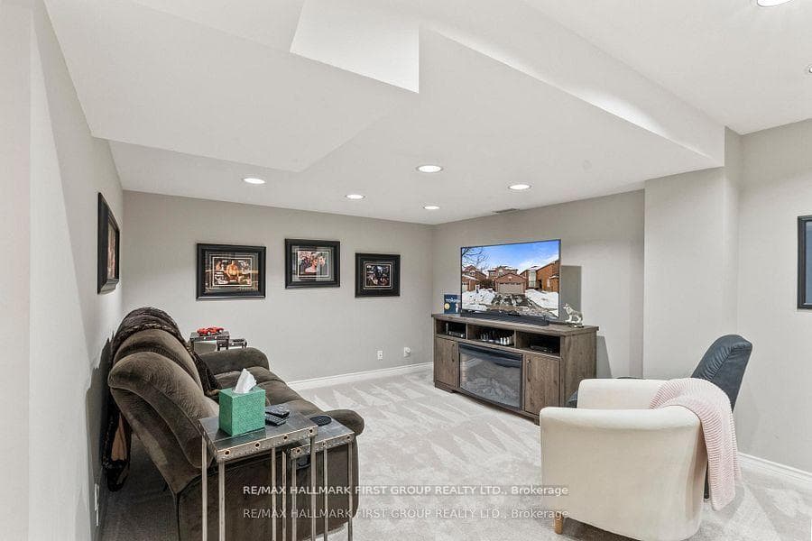 4 Winterberry Drive photo 36
