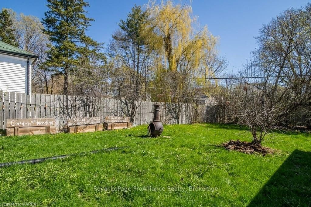 197 KINGSCOURT Avenue photo 38