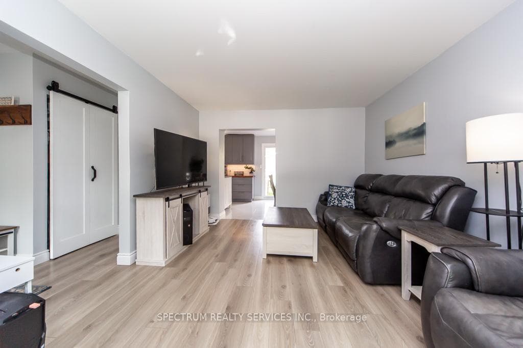 11 Carrington Court photo 12