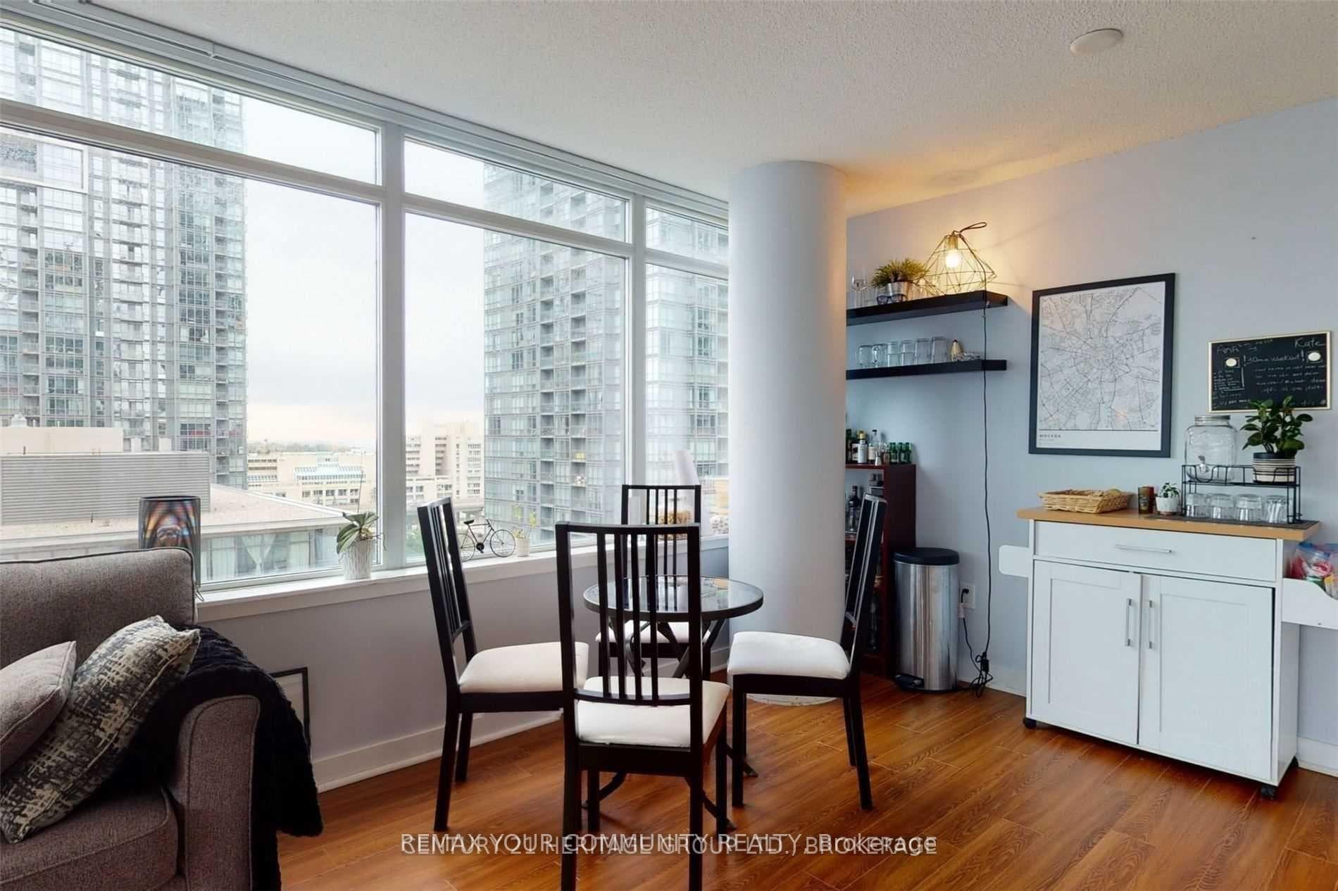 4k Spadina Avenue Unit 919 photo 13