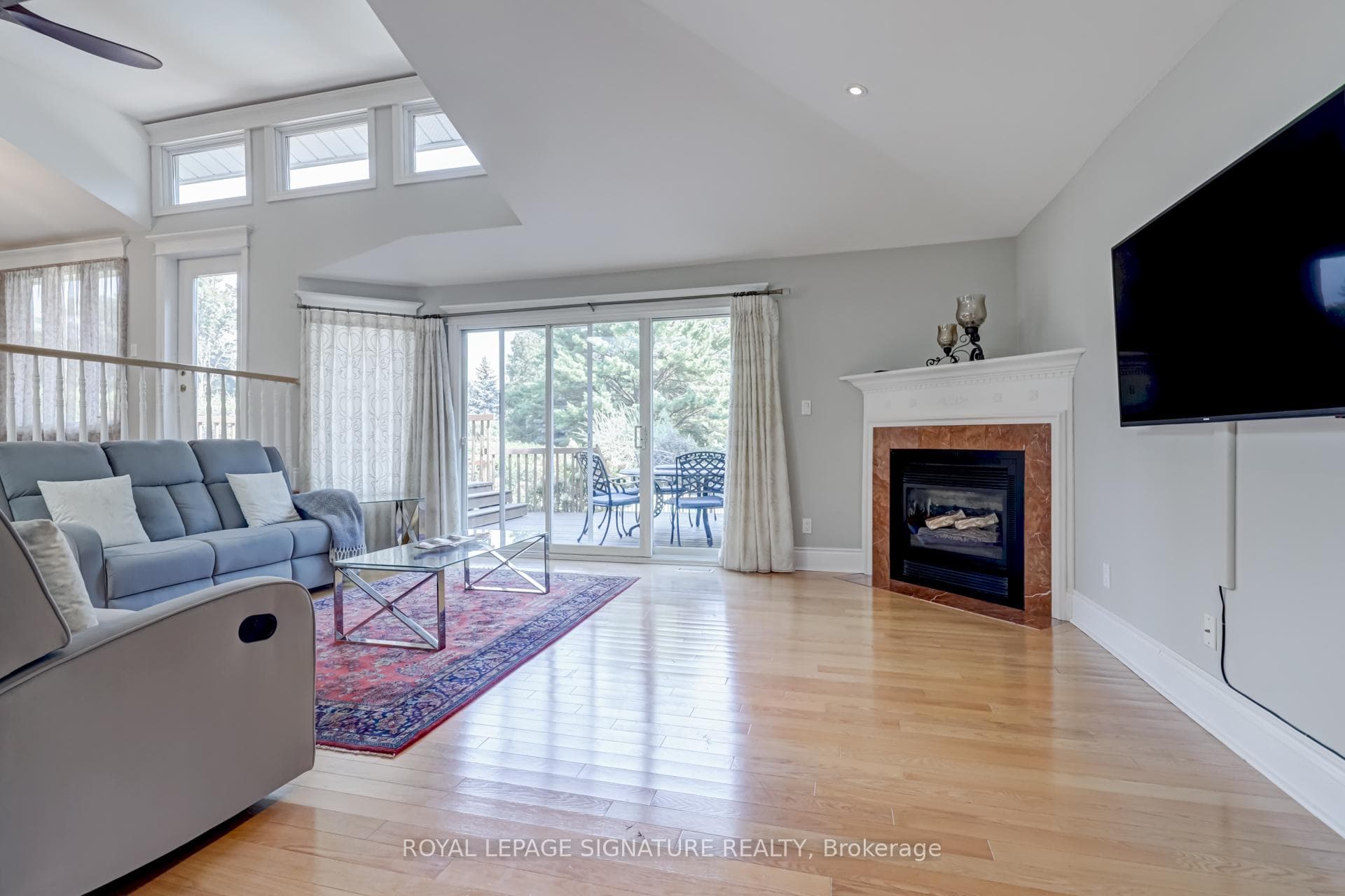 383 Maplehurst Avenue photo 19