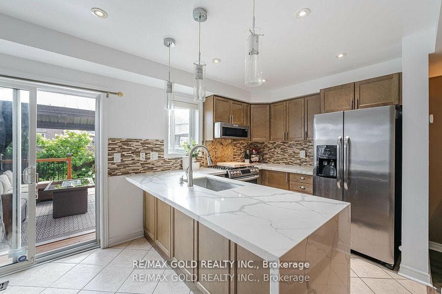 66 Brussels Avenue photo 10