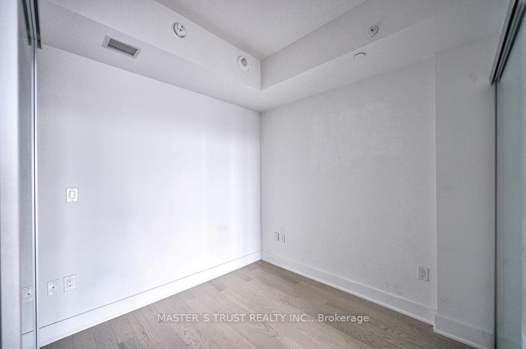 955 Bay Street Unit 3001 photo 14