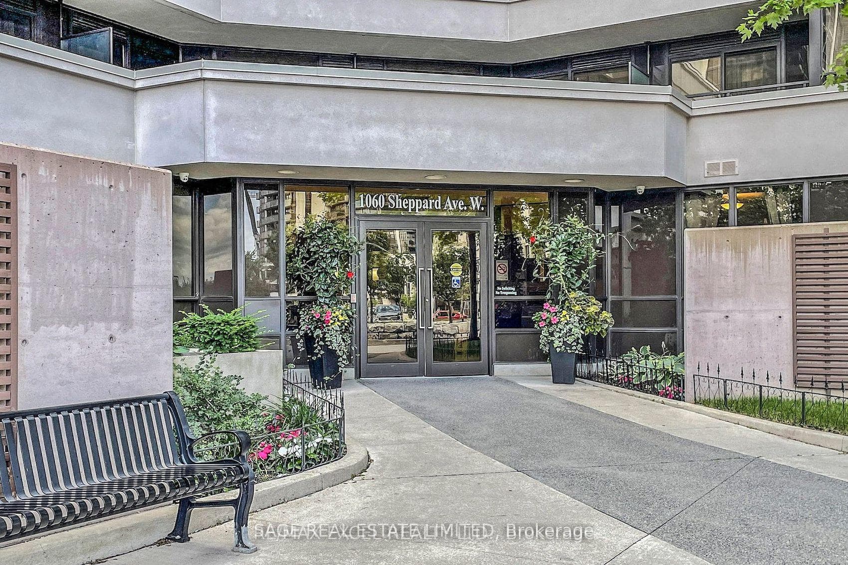 1060 Sheppard Avenue Unit 710 photo 2